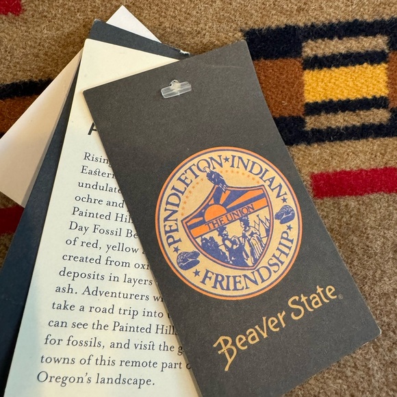 NWT Pendleton Painted Hills Blanket (retired) - Picture 4 of 6